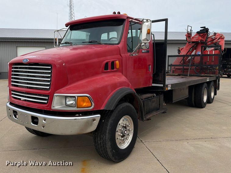 1996 Ford LT8513 crane truck - OE9716