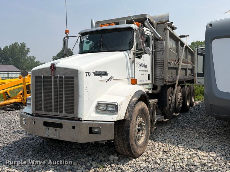 2005 Kenworth T800 dump truck - YA4146
