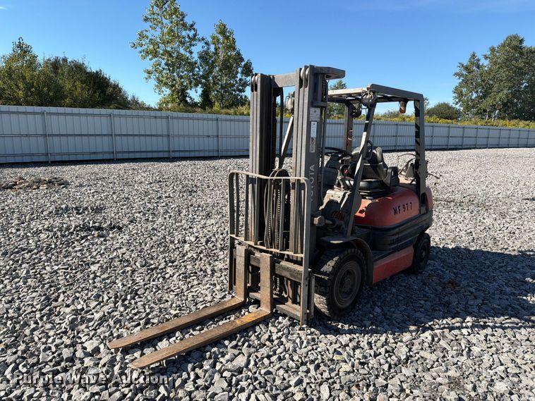 1999 Toyota 42-6FG25 forklift - YA4641