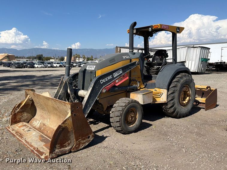2020 John Deere 210L landscape tractor - YA4677