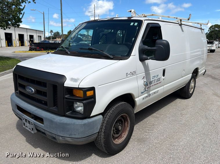 2012 Ford E-250 van - DV7365