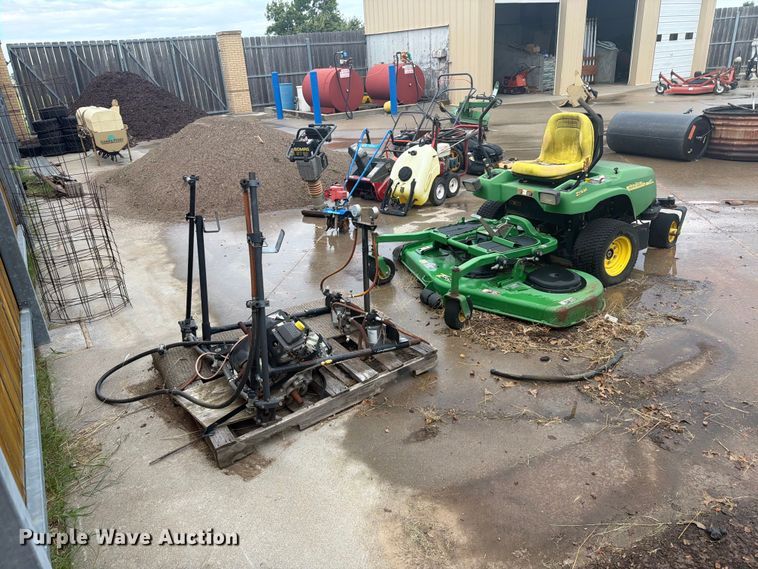 John Deere ZTrack F687 ZTR lawn mower - DY3421