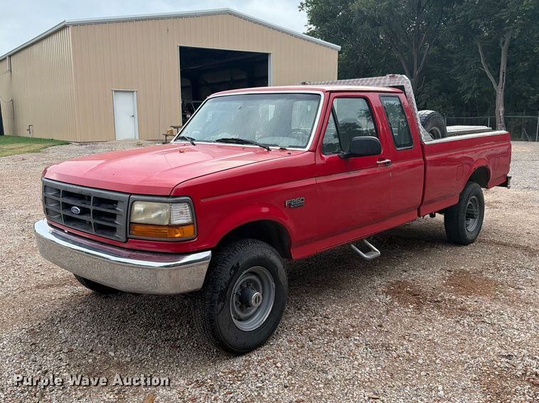 1996 Ford F250 Ext. Cab pickup truck - DY3425