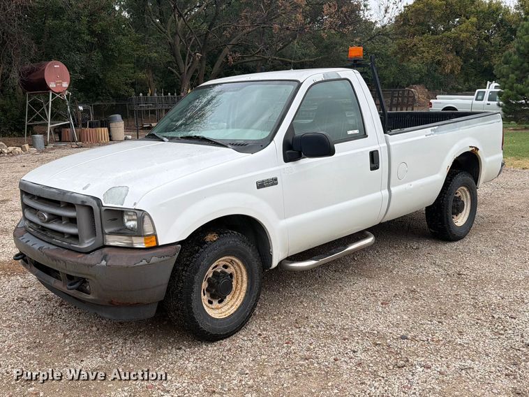 2003 Ford F250 pickup truck - DY3431