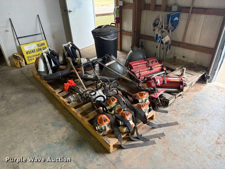 Lawn and garden equipment - DY3432