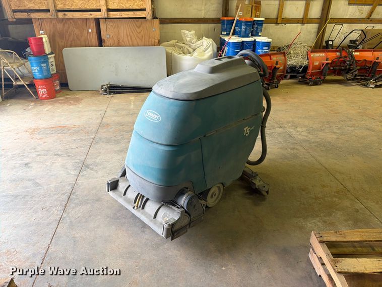 Tennant T5 Fast floor scrubber - DY3433