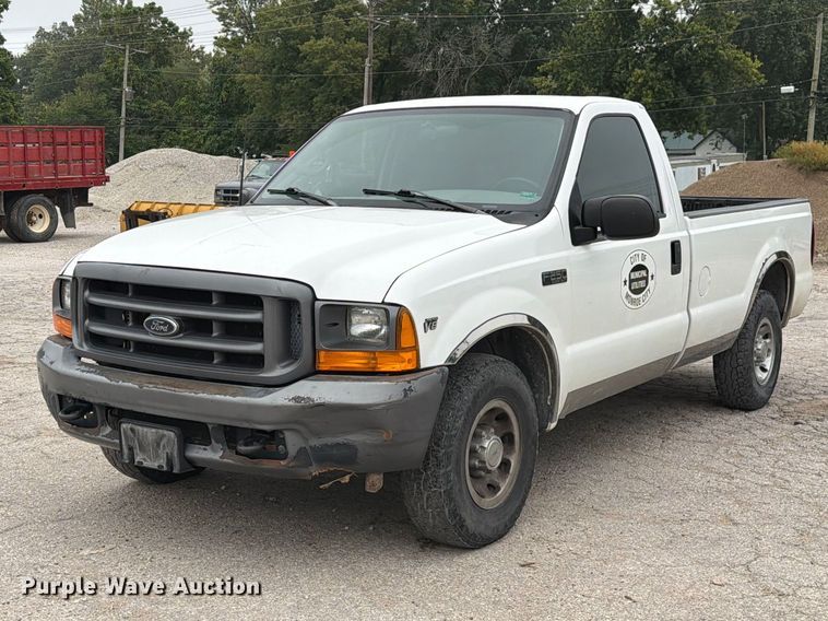 2000 Ford F250 Super Duty XL pickup truck - DZ4881