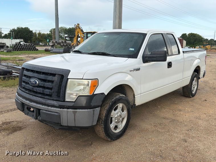 2011 Ford F150 Ext. Cab pickup truck - EA7330