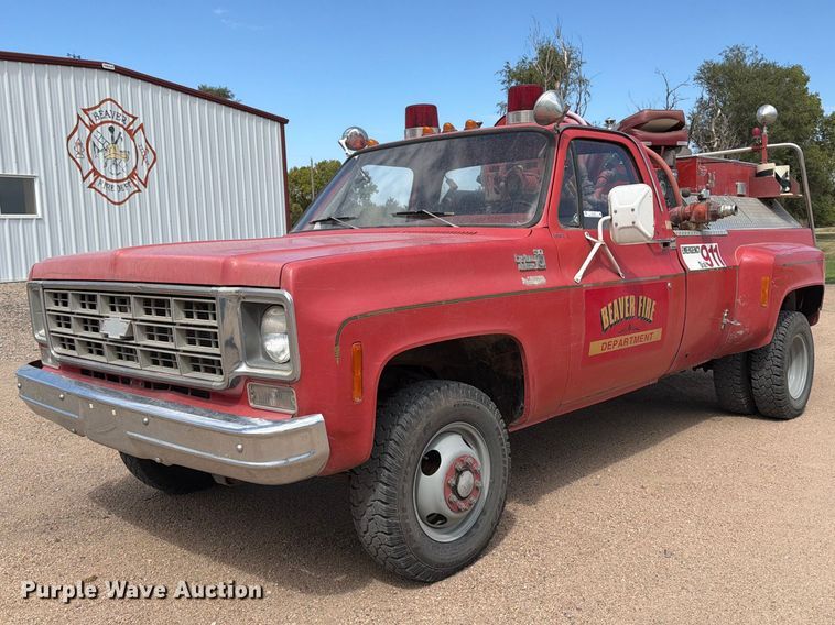 1977 Chevrolet Custom Deluxe 30 brush fire truck - EP7643