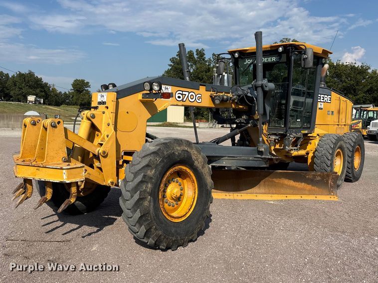 2011 John Deere 670G motor grader - ER3351