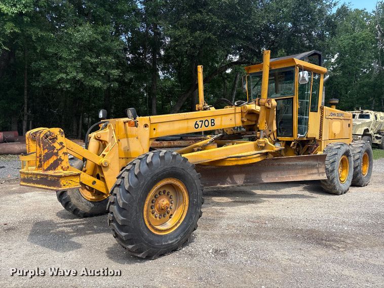 1992 John Deere 670B motor grader - EU0689