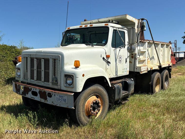 1998 International 2574 dump truck - EU0830