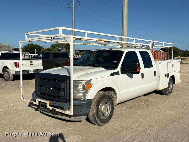 2014 Ford F250 Super Duty Crew Cab utility bed pickup truck - EU0836