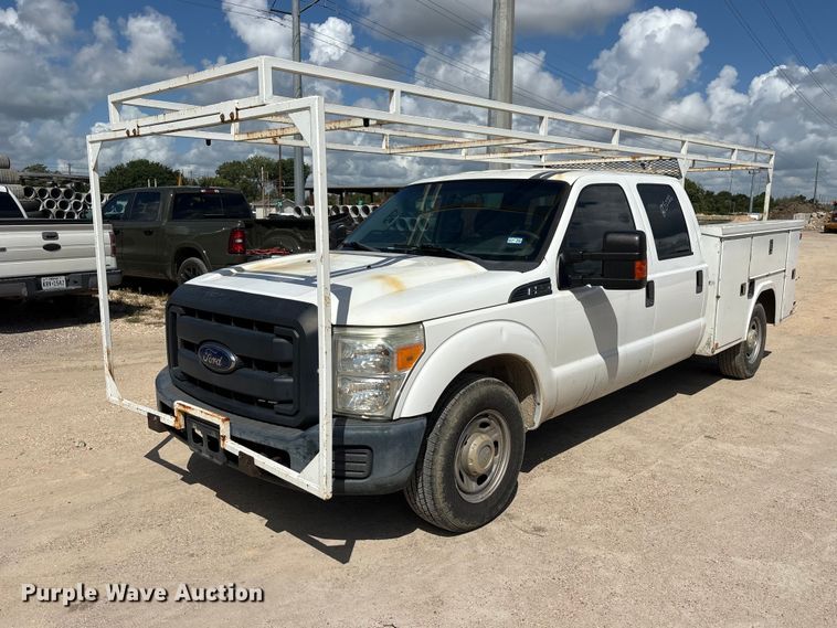 2014 Ford F250 Super Duty Crew Cab utility bed pickup truck - EU0841