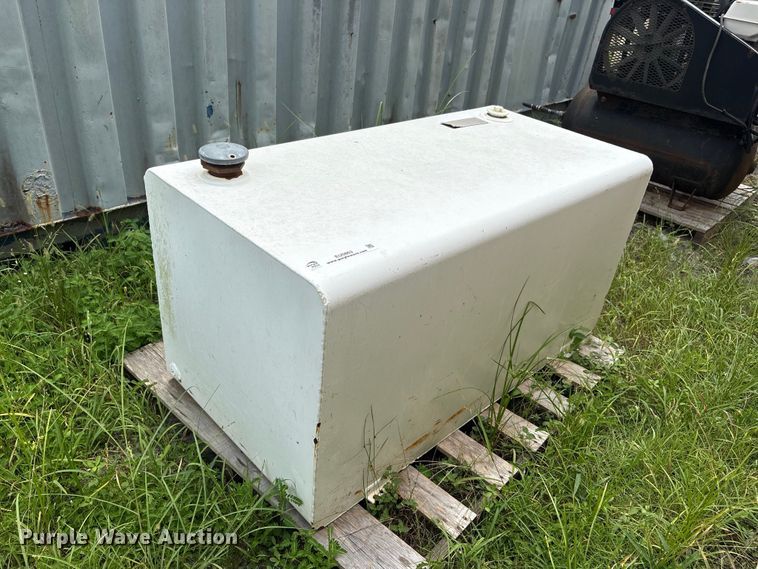 Deezee fuel tank - EU0863