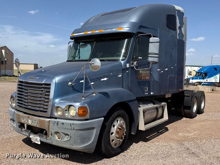 2005 Freightliner Century Class semi truck - EW4348