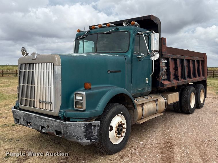 1993 International 9300 dump truck - EX0041