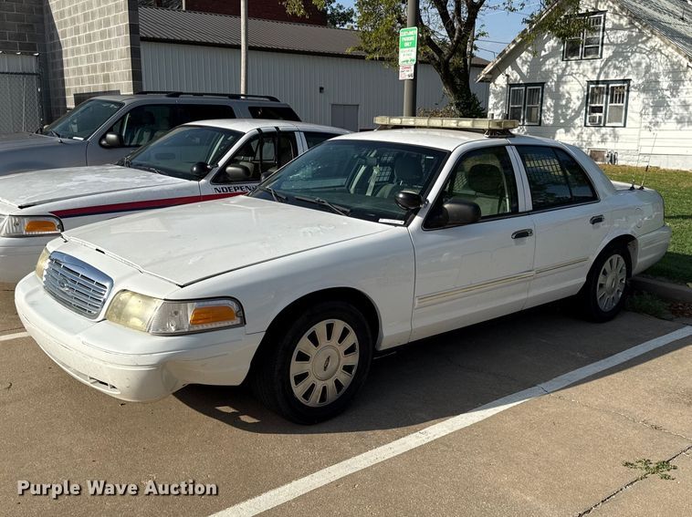 2010 Ford Crown Victoria Police Interceptor  - EX2220