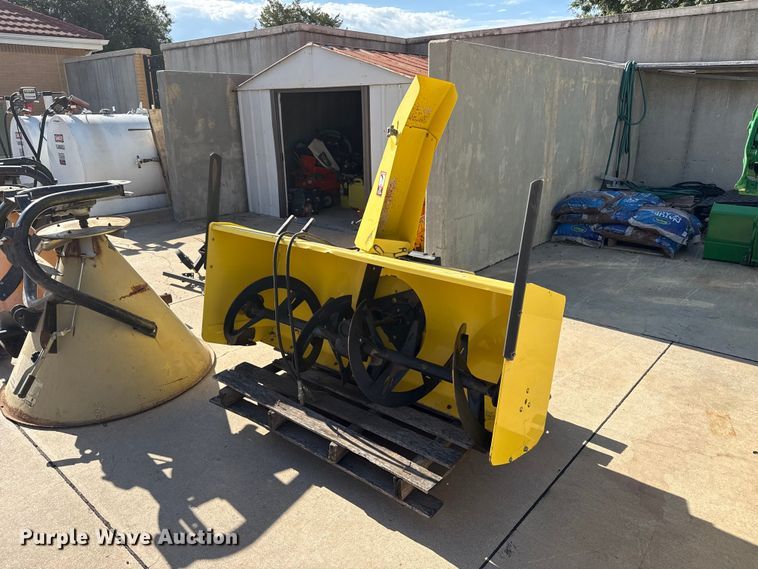 John Deere snow blower - FB6933