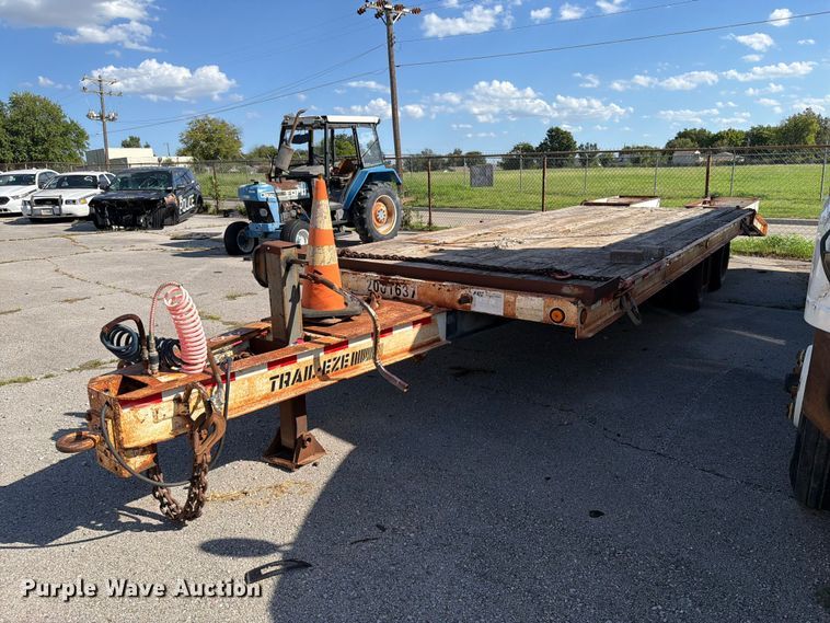 2001 Trail-Eze TE20R26 equipment trailer - FB8886