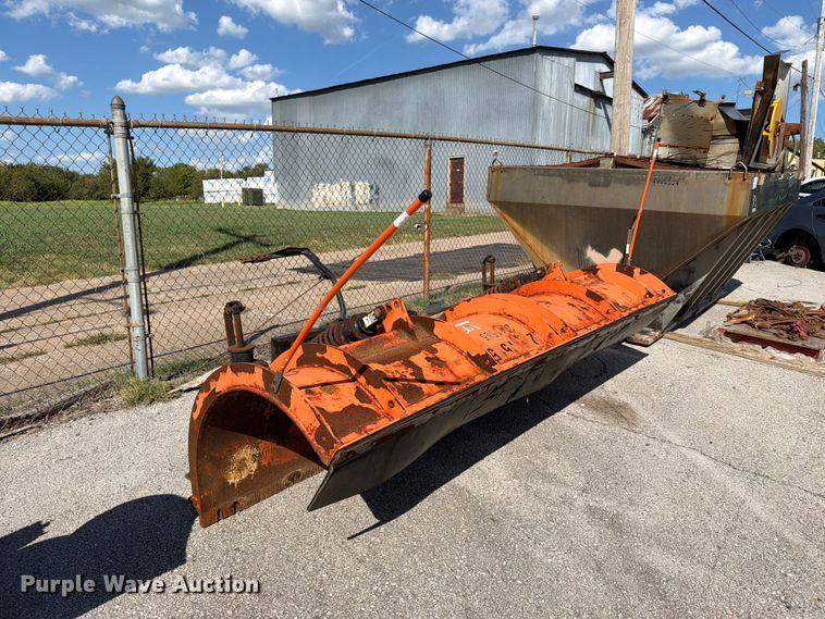 2011 Henderson snow plow - FB8887