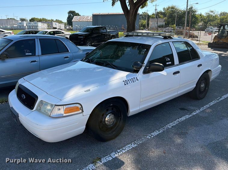 2011 Ford Crown Victoria Police Interceptor  - FB8895