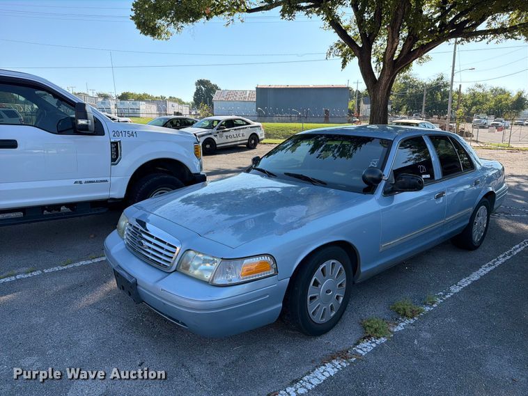 2011 Ford Crown Victoria Police Interceptor  - FB8900