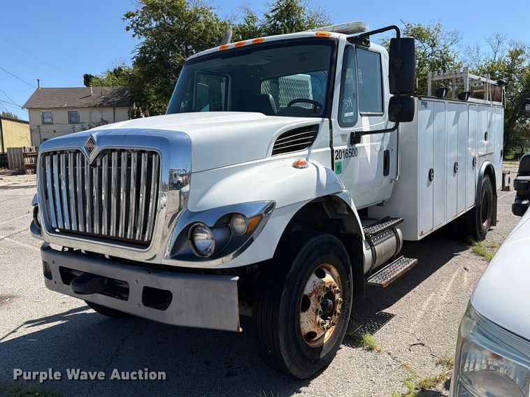 2016 International 7400 utility / service truck - FB8918