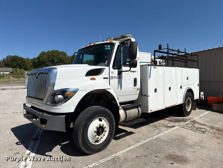 2011 International WorkStar 7400 utility / service truck - FB8921