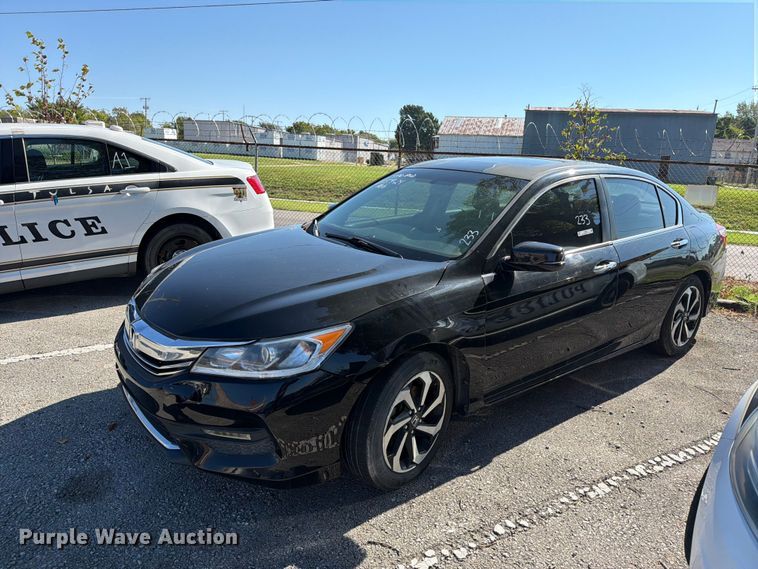 2016 Honda Accord  - FB8923