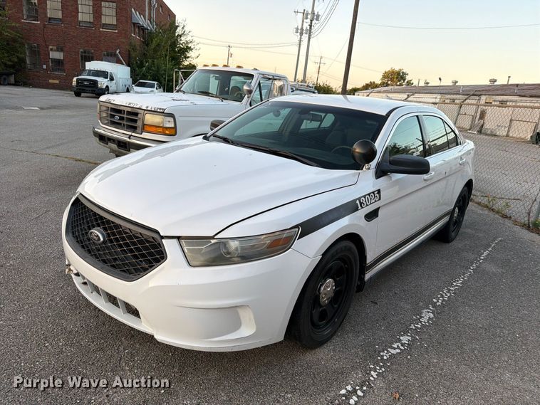 2013 Ford Taurus Police Interceptor  - FB8924