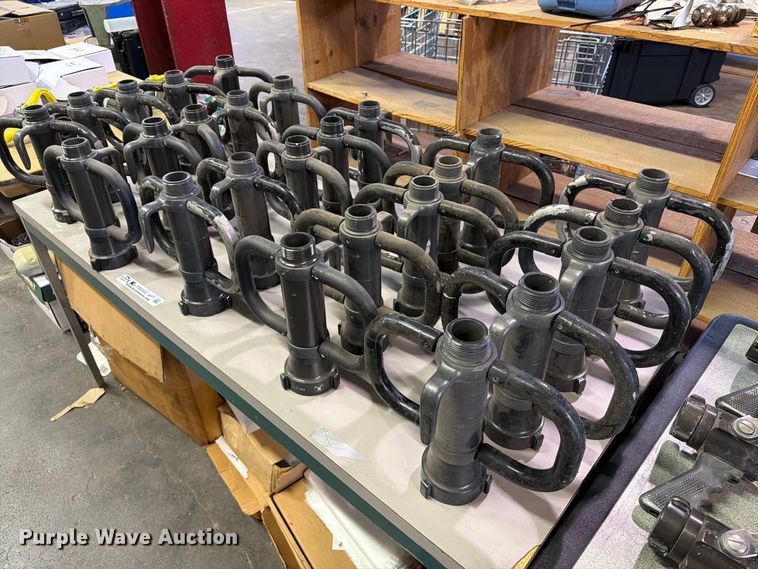 Approximately 25 Elkhart nozzles - FB8943