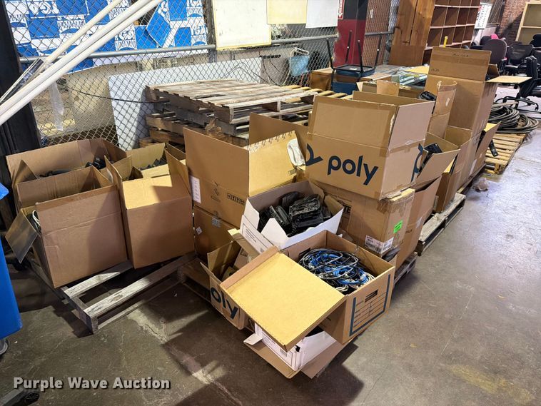 (5) pallets of phones - FB8949