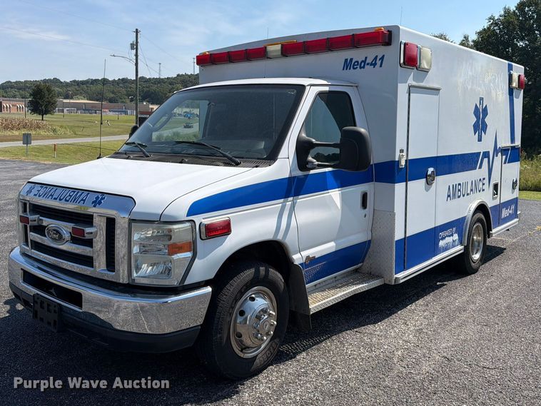 2010 Ford E-350 ambulance - FC3336