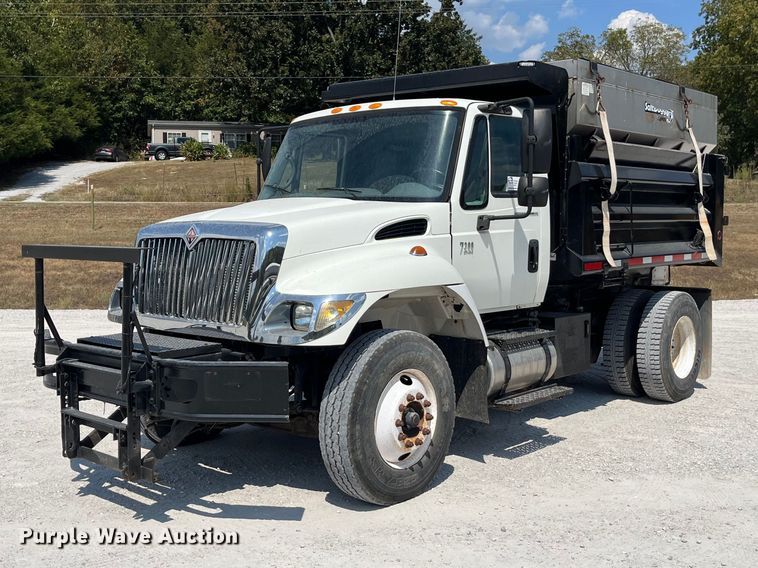 2005 International 7300 dump truck - FG0648