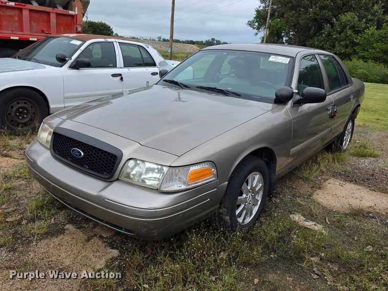 2011 Ford Crown Victoria Police Interceptor  - FH6416