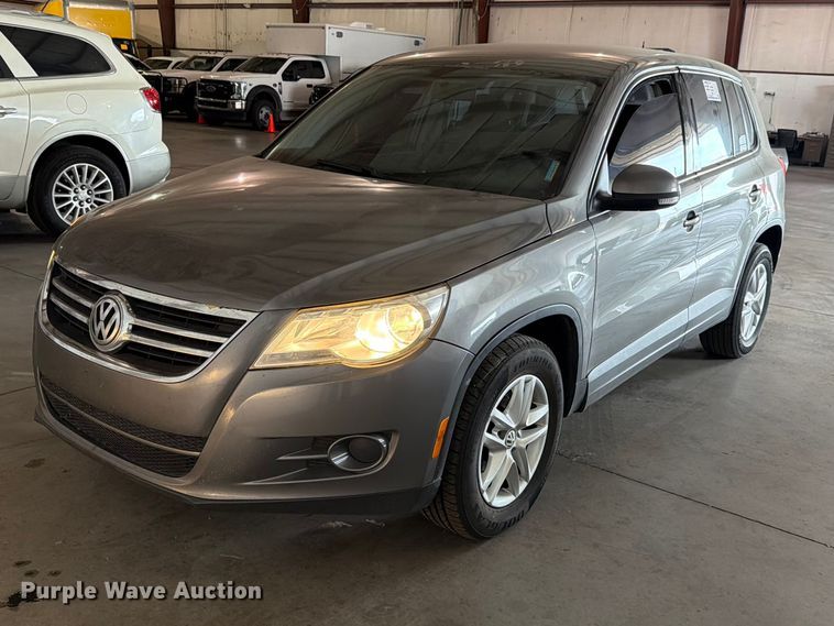 2011 Volkswagen Tiguan SUV - FI0633