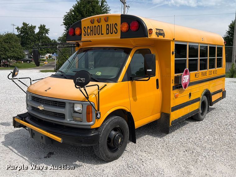 2000 Chevrolet Express G3500 school bus - FK4057
