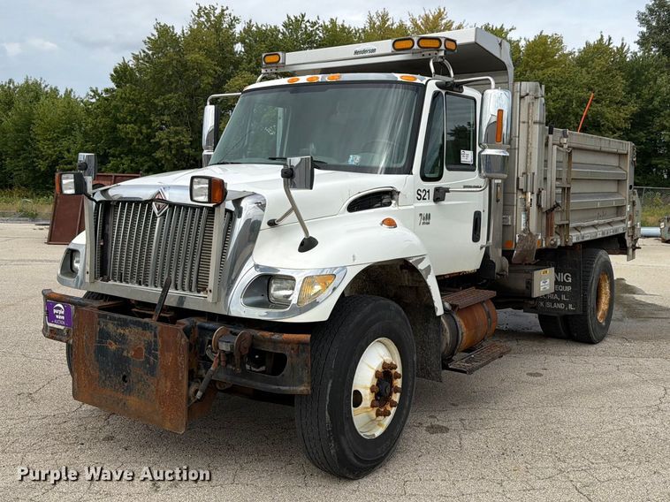 2006 International 7400 dump truck - FK4175