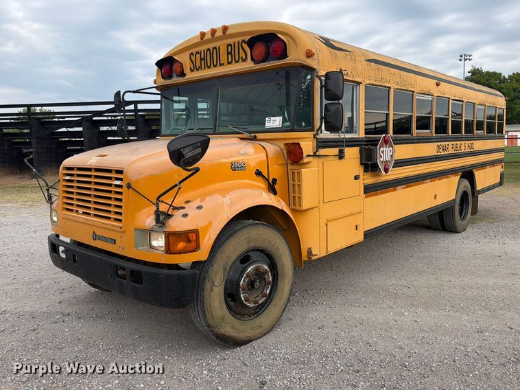 2001 International 3800 school bus - FK5144