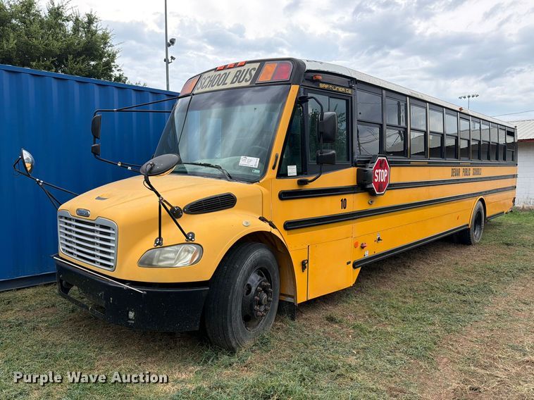 2009 Freightliner B2 school bus - FK5146