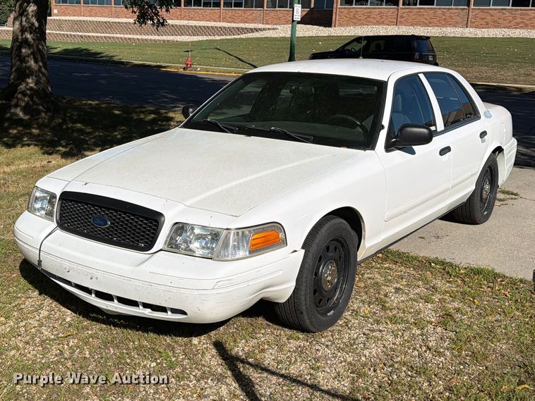 2006 Ford Crown Victoria Police Interceptor  - FT6722