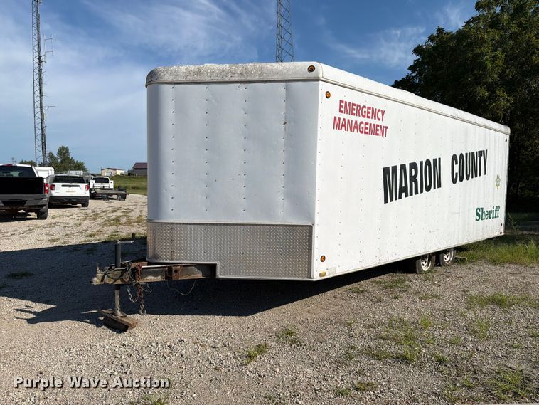 2002 United Express line enclosed cargo trailer - FT8020