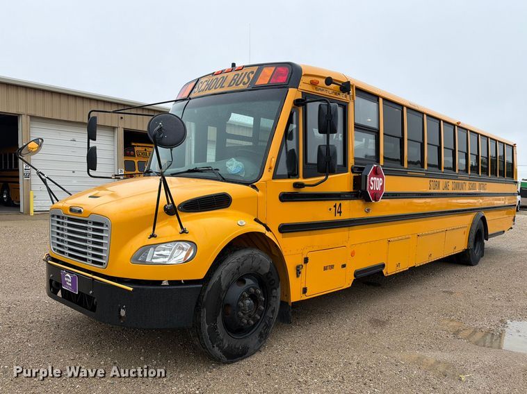 2014 Thomas Built B2 school bus - FT8100