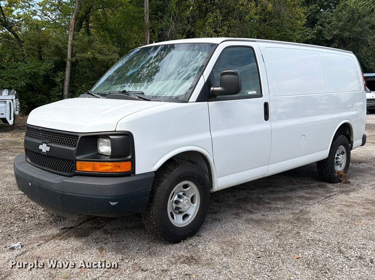 2016 Chevrolet Express 2500 van - FU4645
