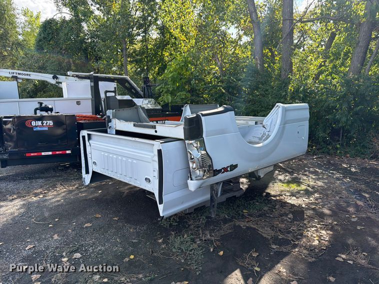 (2) Ford F250 pickup truck beds - FU4652