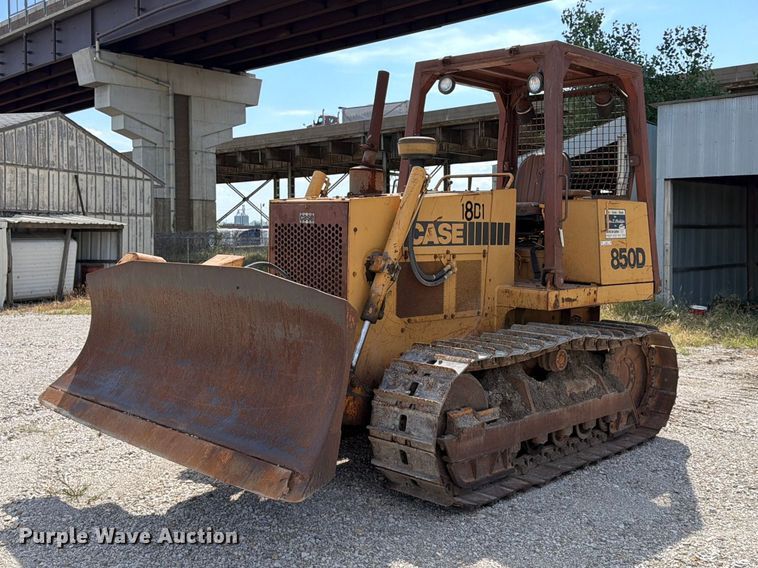 1986 Case 850D dozer - FU4675