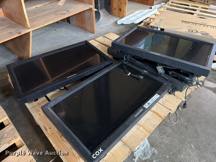 (5) Samsung Syncmaster 320 tv's - FU5005