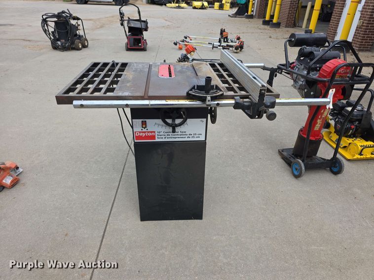 Dayton  table saw - NF9659