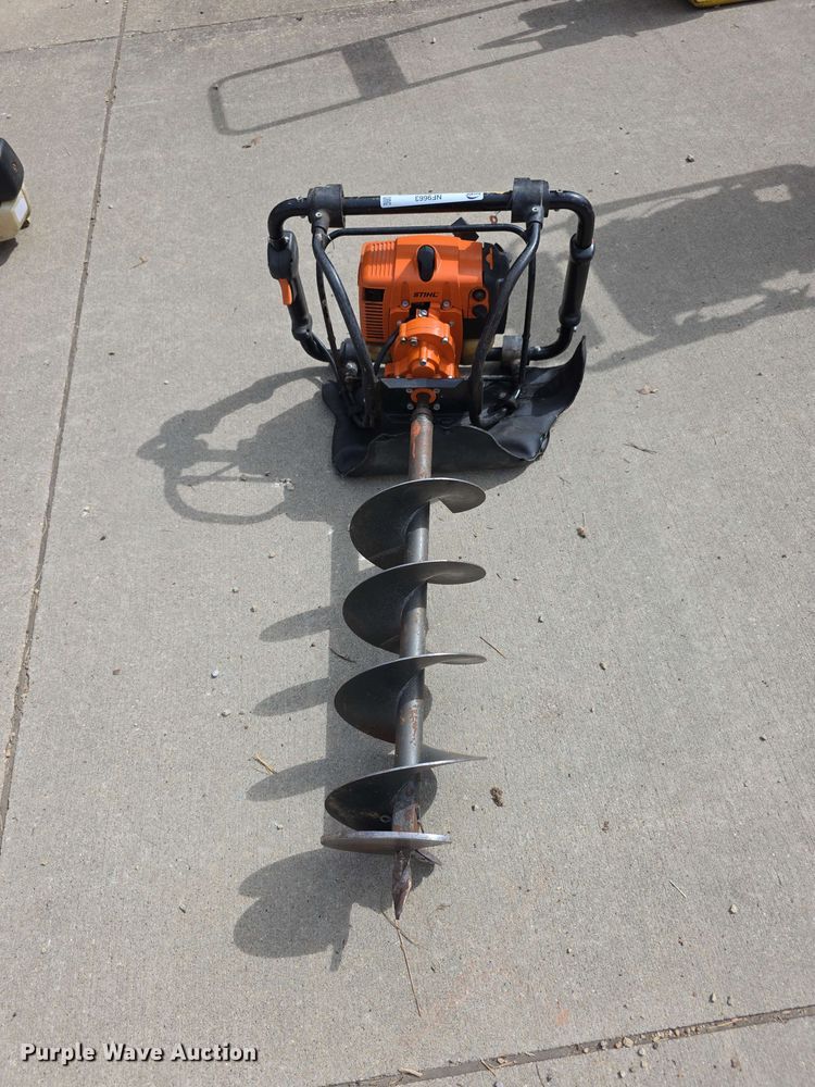 Stihl  BT131 auger - NF9663